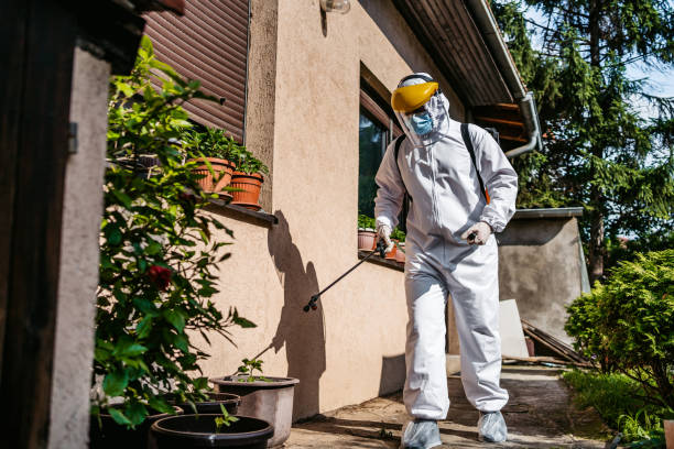 Best Pest Control for Homes  in Cleveland, WI